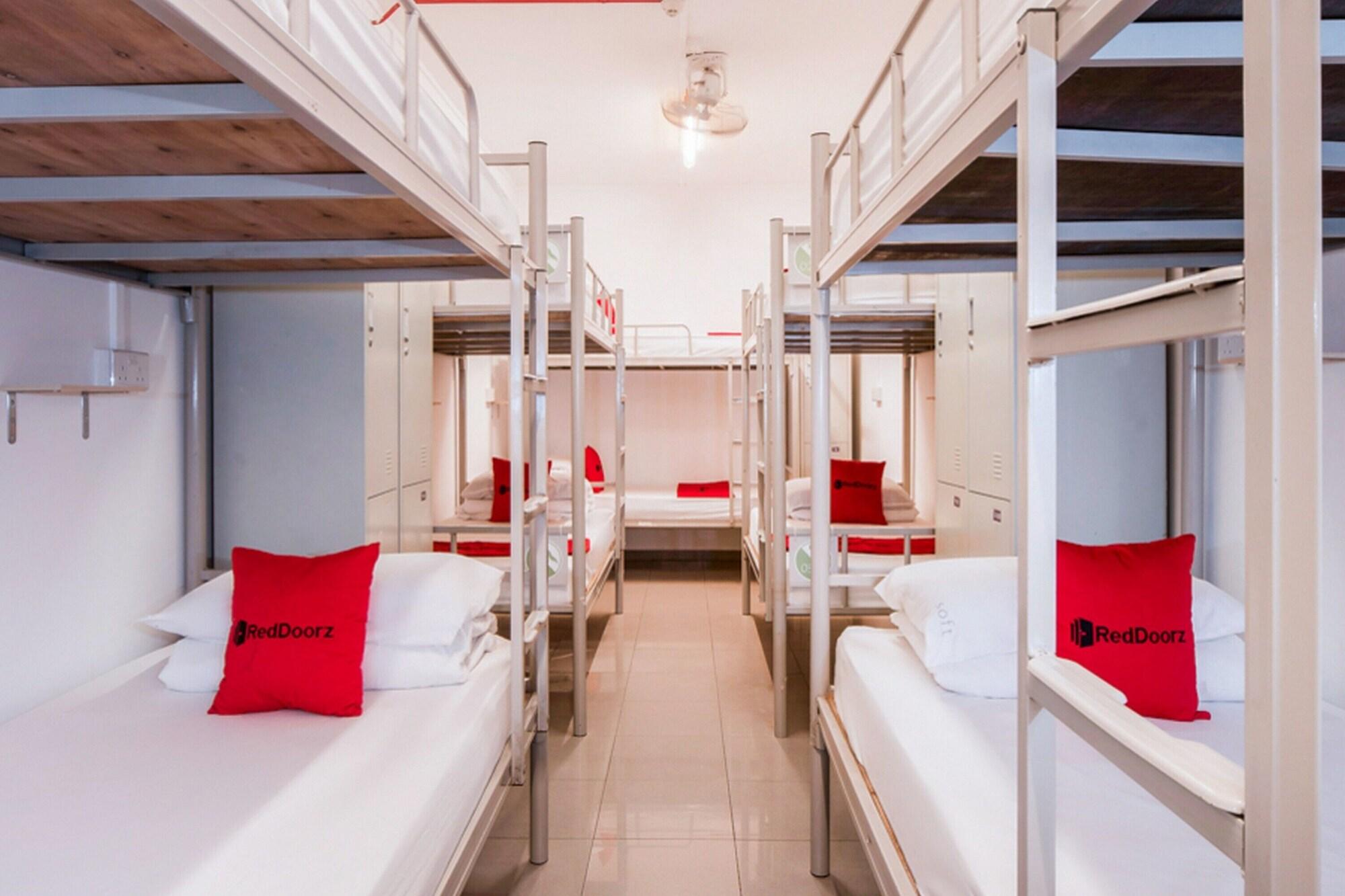 Reddoorz Hostel @ Kallang Mrt Сингапур Экстерьер фото