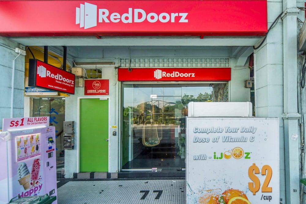 Reddoorz Hostel @ Kallang Mrt Сингапур Экстерьер фото